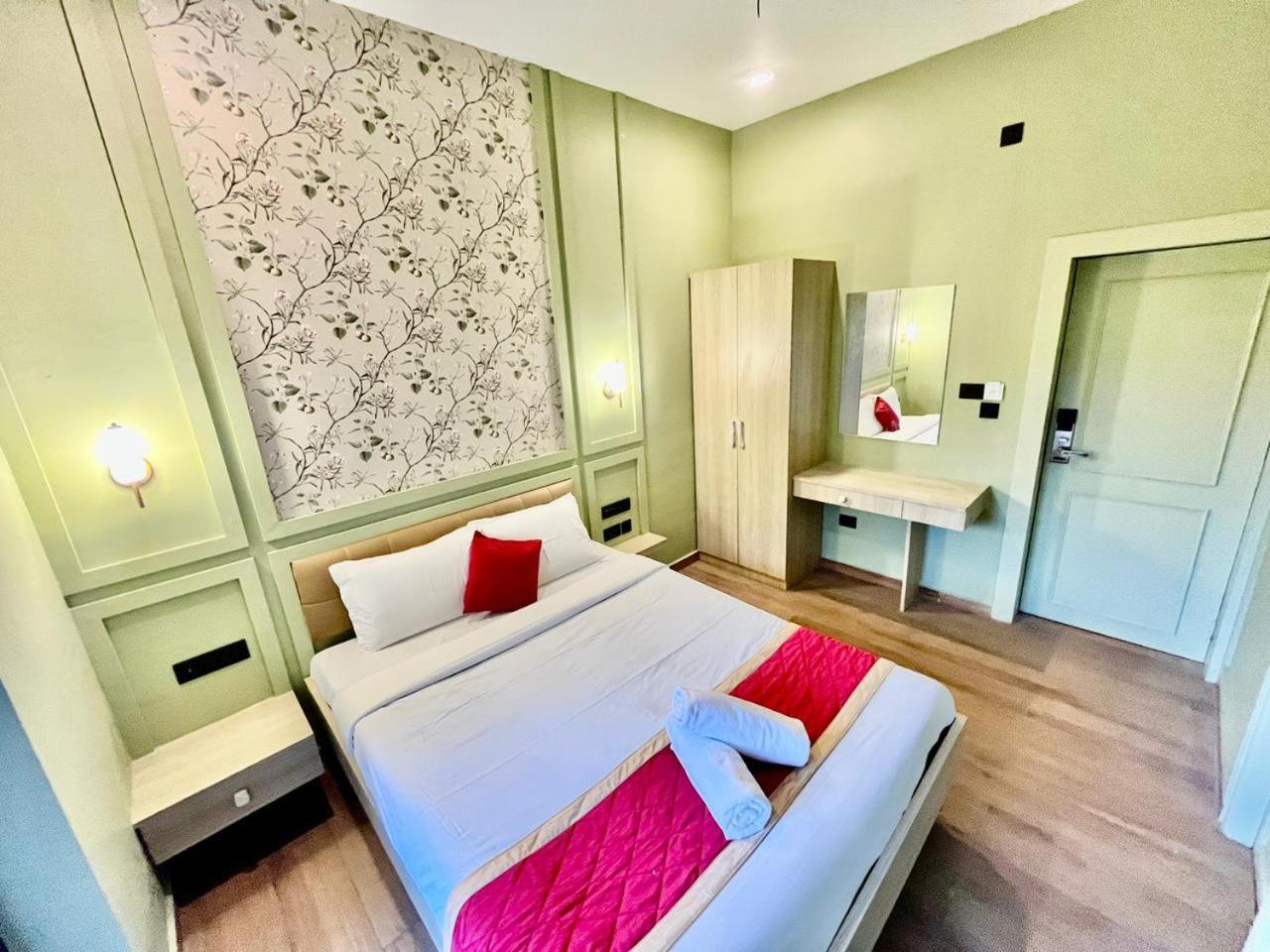 Hotel Castle Manor - Auroville Beach 蓬蒂切里 外观 照片